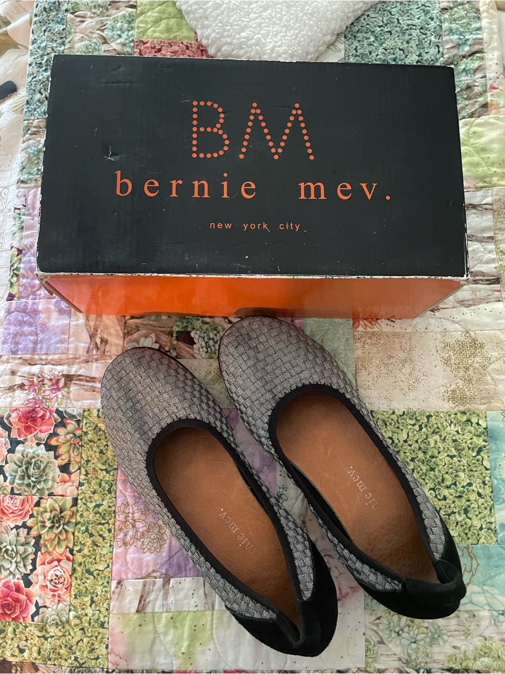 bernie mev. Gray Woven Slip-On Ballet Flats with Black Trim